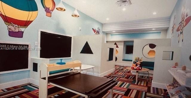 En Venta: $579,500 (3 camas, 2 baños, 1124 Pies cuadrados)