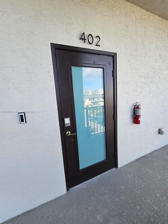 En Venta: $579,500 (3 camas, 2 baños, 1124 Pies cuadrados)