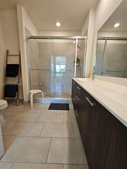 En Venta: $579,500 (3 camas, 2 baños, 1124 Pies cuadrados)