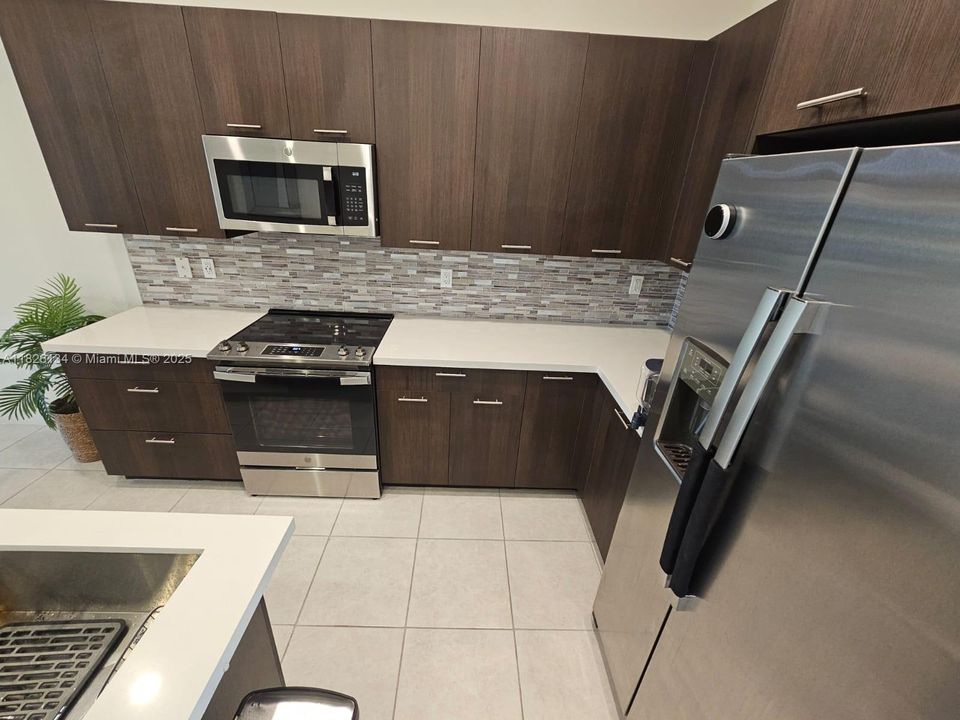 En Venta: $579,500 (3 camas, 2 baños, 1124 Pies cuadrados)