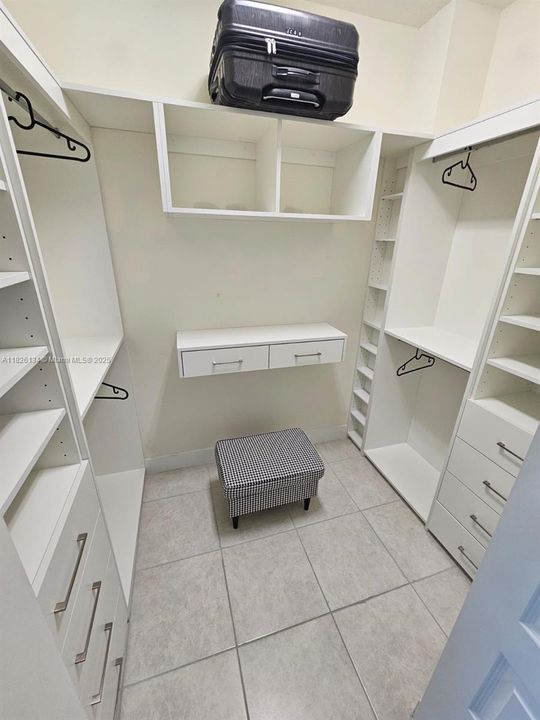 En Venta: $579,500 (3 camas, 2 baños, 1124 Pies cuadrados)