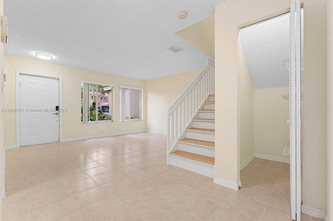 For Sale: $539,990 (4 beds, 2 baths, 1886 Square Feet)