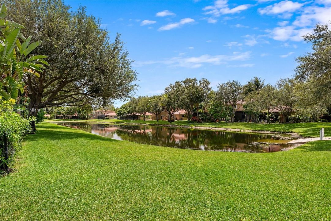 For Sale: $539,990 (4 beds, 2 baths, 1886 Square Feet)