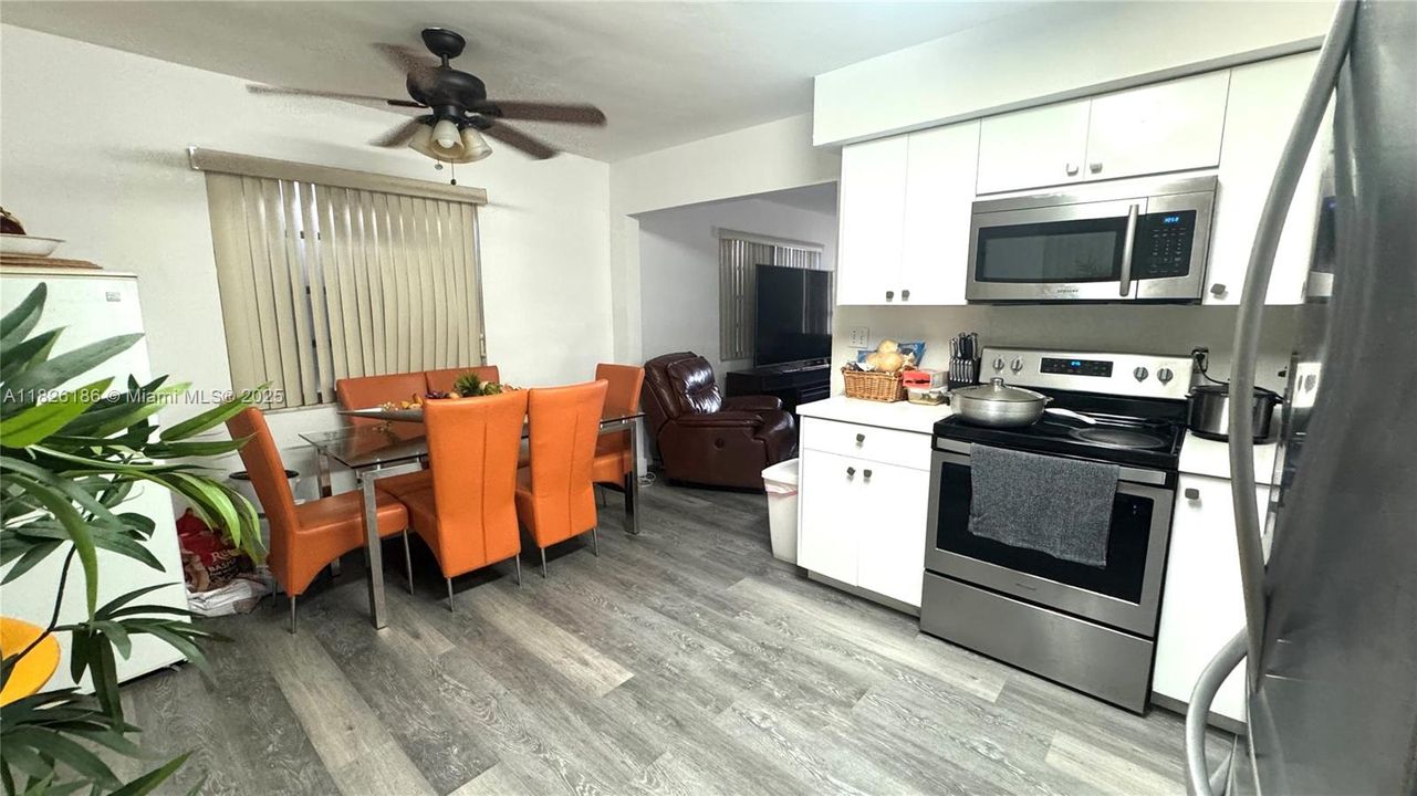 最近售出: $885,000 (0 贝兹, 0 浴室, 1929 平方英尺)