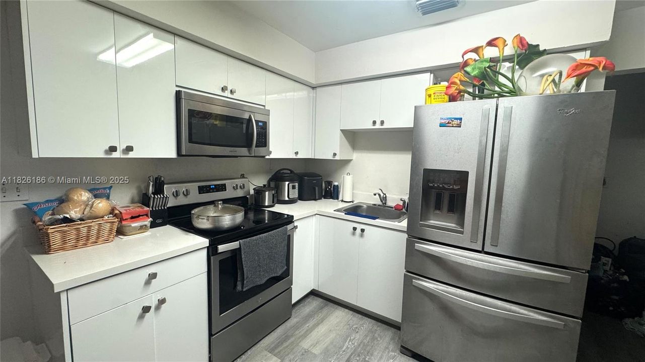 最近售出: $885,000 (0 贝兹, 0 浴室, 1929 平方英尺)