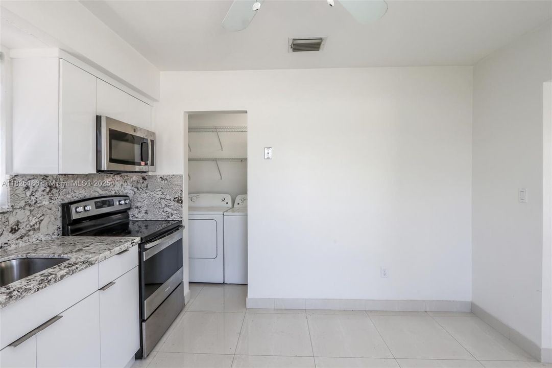 最近售出: $885,000 (0 贝兹, 0 浴室, 1929 平方英尺)