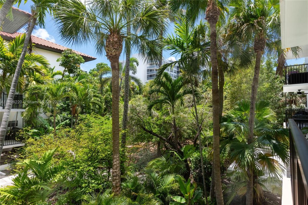 Recently Rented: $6,500 (3 beds, 2 baths, 1734 Square Feet)