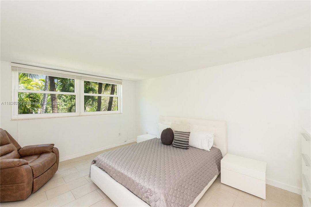 Recently Rented: $6,500 (3 beds, 2 baths, 1734 Square Feet)