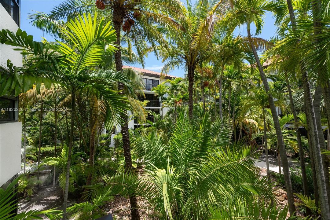 Recently Rented: $6,500 (3 beds, 2 baths, 1734 Square Feet)