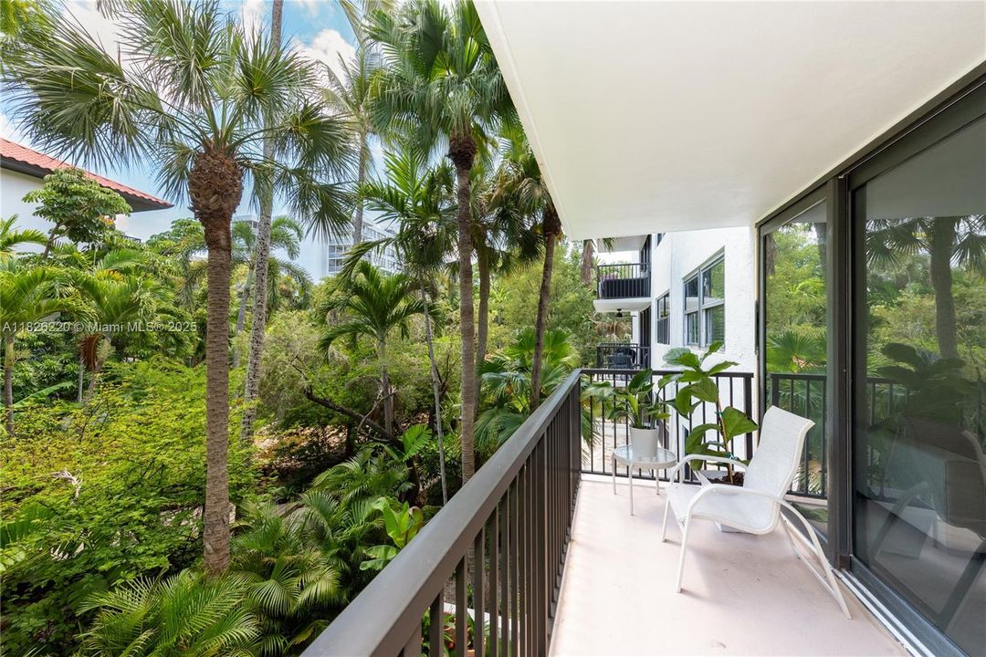 Recently Rented: $6,500 (3 beds, 2 baths, 1734 Square Feet)