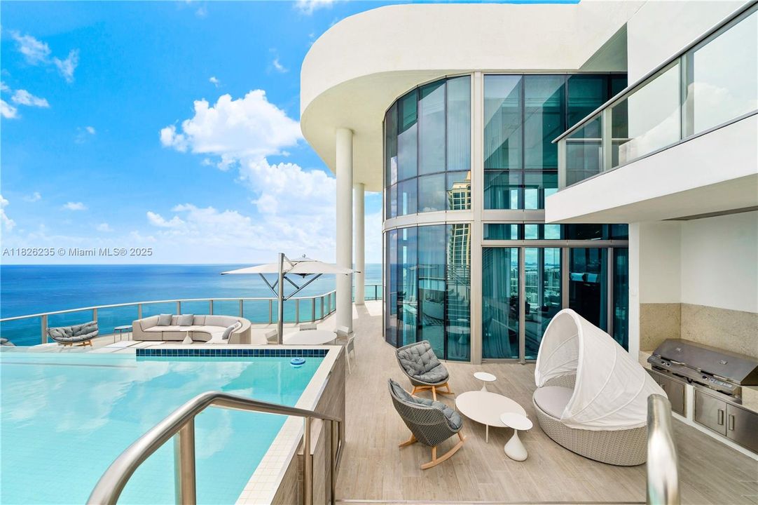 待售: $23,990,000 (4 贝兹, 5 浴室, 9051 平方英尺)