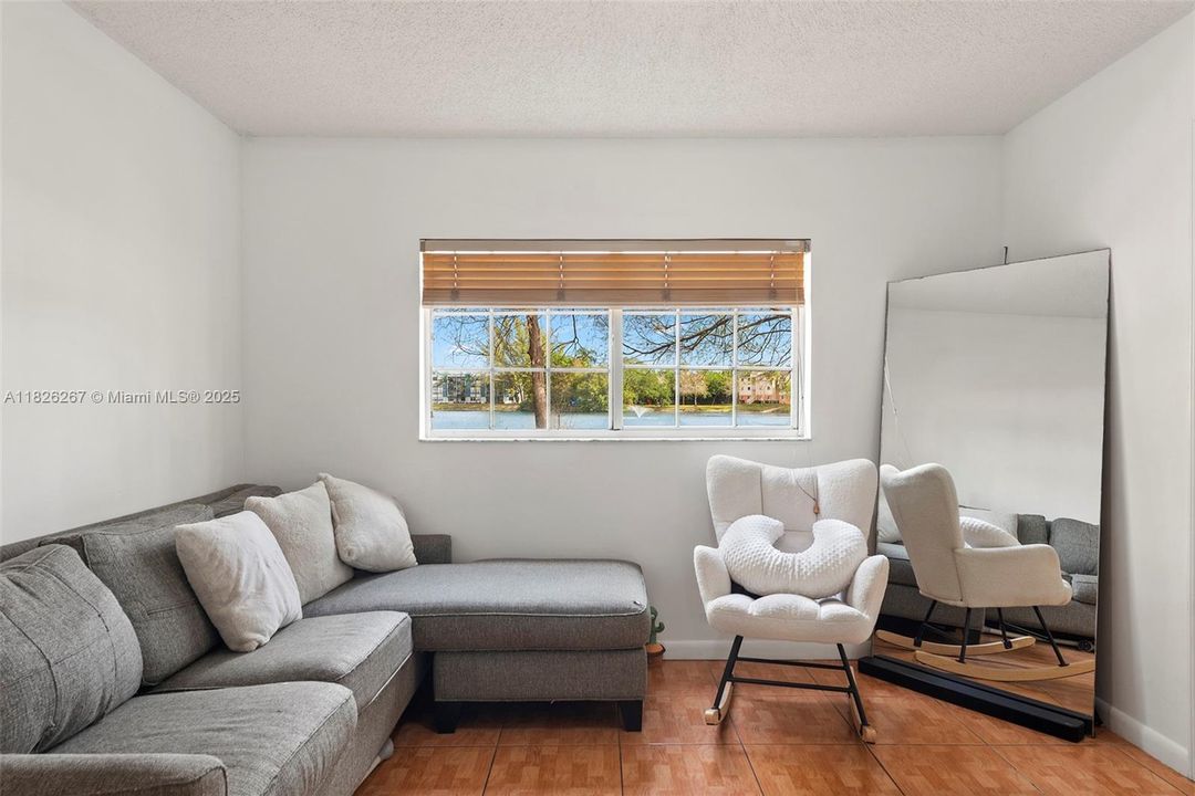 Activo con contrato: $239,000 (2 camas, 1 baños, 749 Pies cuadrados)