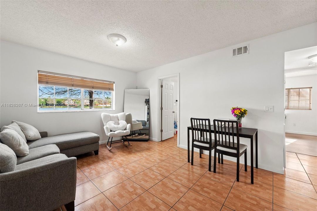 Activo con contrato: $239,000 (2 camas, 1 baños, 749 Pies cuadrados)