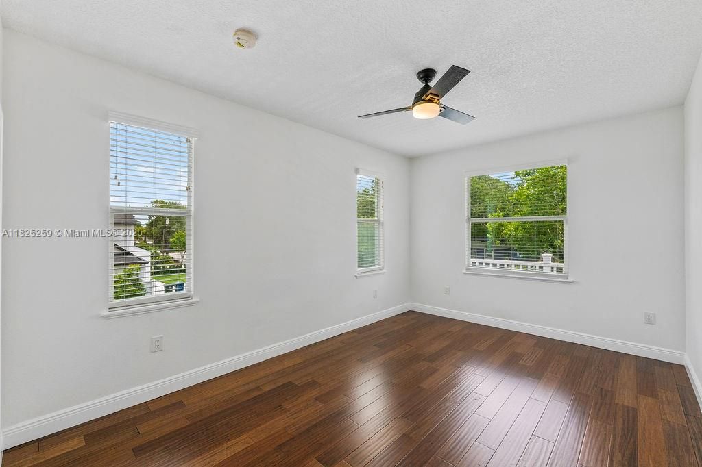 待售: $1,095,000 (4 贝兹, 3 浴室, 2770 平方英尺)