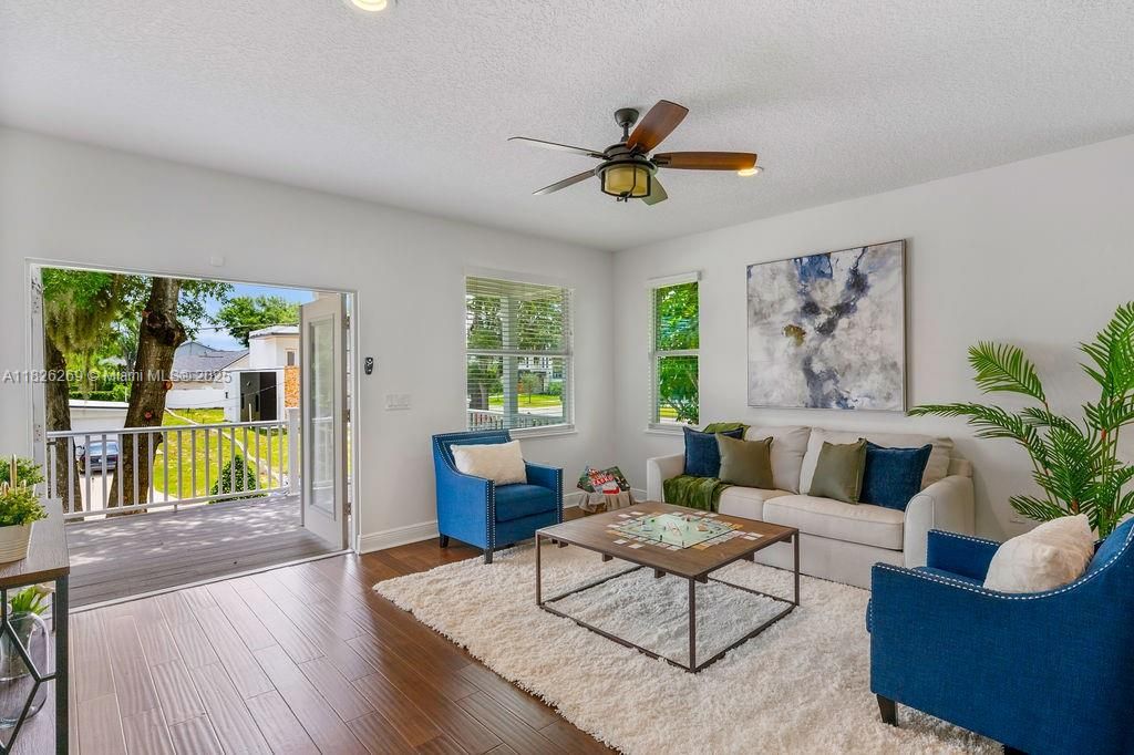 待售: $1,095,000 (4 贝兹, 3 浴室, 2770 平方英尺)