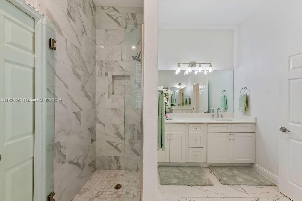 待售: $1,095,000 (4 贝兹, 3 浴室, 2770 平方英尺)