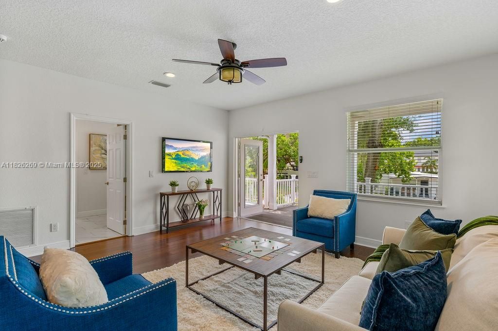 待售: $1,095,000 (4 贝兹, 3 浴室, 2770 平方英尺)