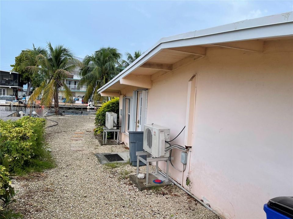 待售: $895,000 (2 贝兹, 1 浴室, 891 平方英尺)