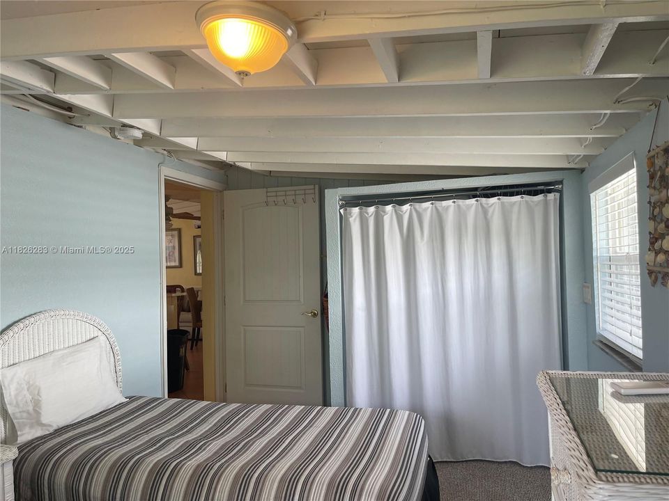 待售: $895,000 (2 贝兹, 1 浴室, 891 平方英尺)