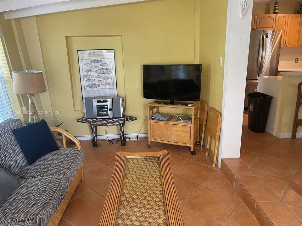 待售: $895,000 (2 贝兹, 1 浴室, 891 平方英尺)