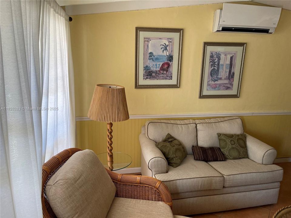 待售: $895,000 (2 贝兹, 1 浴室, 891 平方英尺)