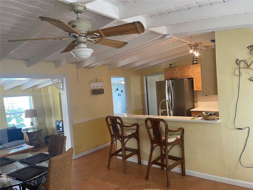 待售: $895,000 (2 贝兹, 1 浴室, 891 平方英尺)