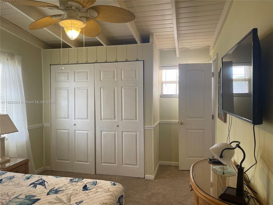 待售: $895,000 (2 贝兹, 1 浴室, 891 平方英尺)