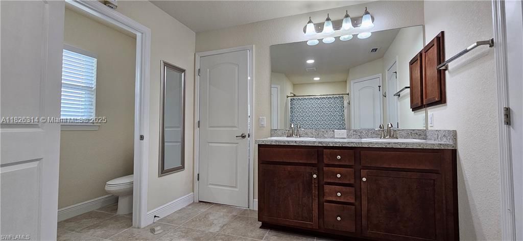 Недавно продано: $349,900 (4 спален, 2 ванн, 0 Квадратных фут)