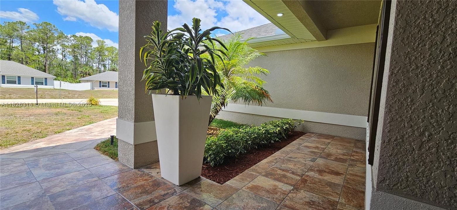 Недавно продано: $349,900 (4 спален, 2 ванн, 0 Квадратных фут)