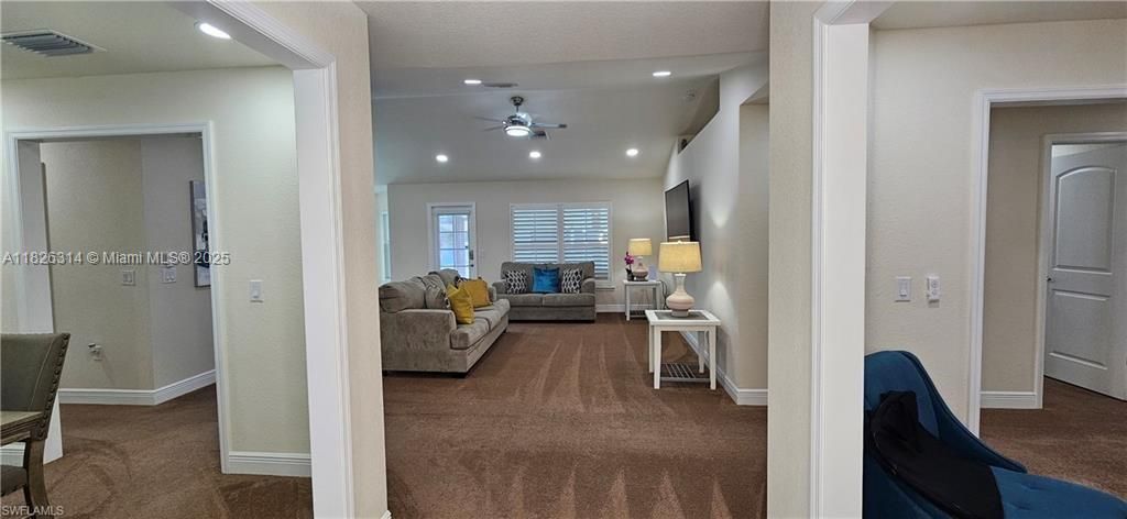 Недавно продано: $349,900 (4 спален, 2 ванн, 0 Квадратных фут)