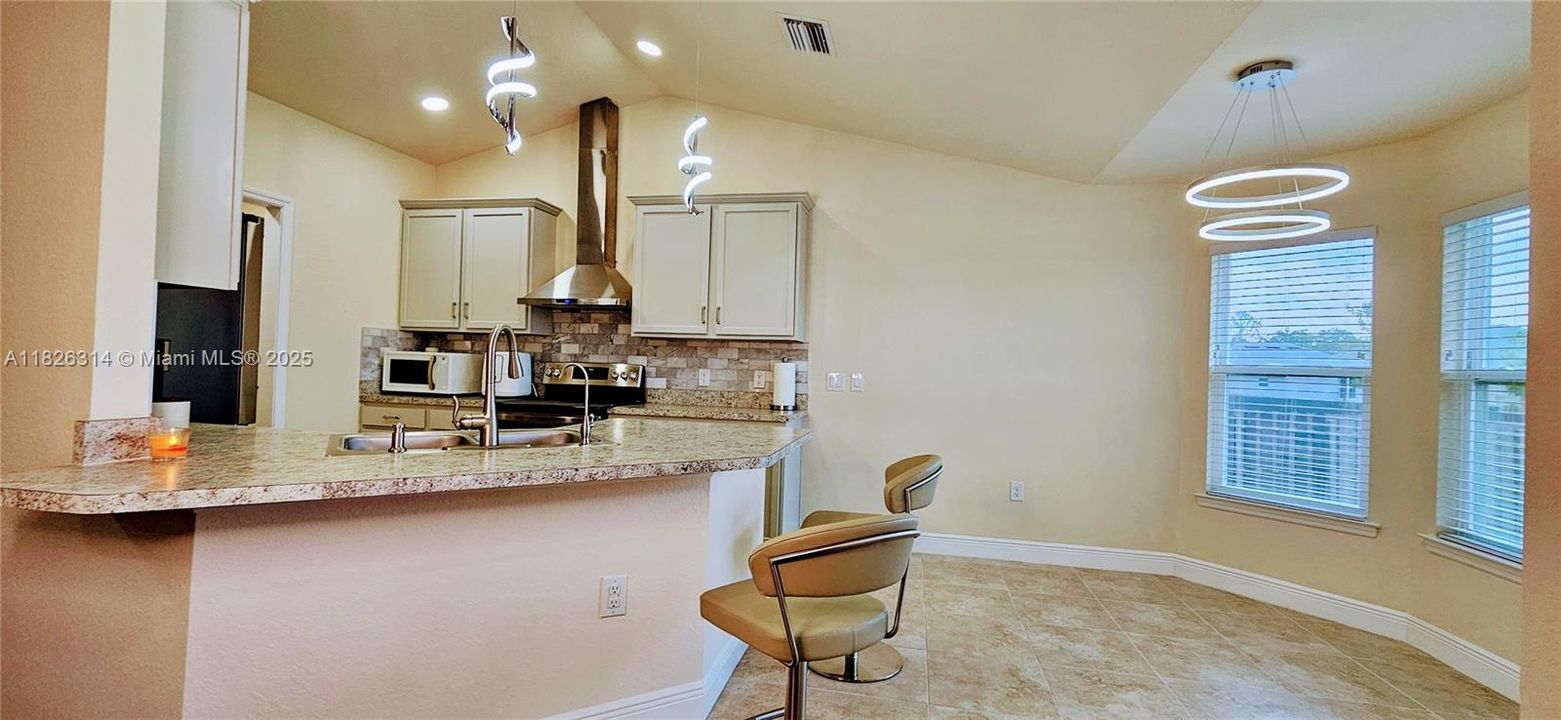 Недавно продано: $349,900 (4 спален, 2 ванн, 0 Квадратных фут)