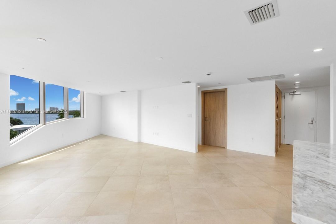 For Sale: $1,990,000 (2 beds, 2 baths, 1646 Square Feet)