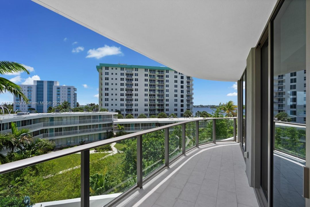 For Sale: $1,990,000 (2 beds, 2 baths, 1646 Square Feet)