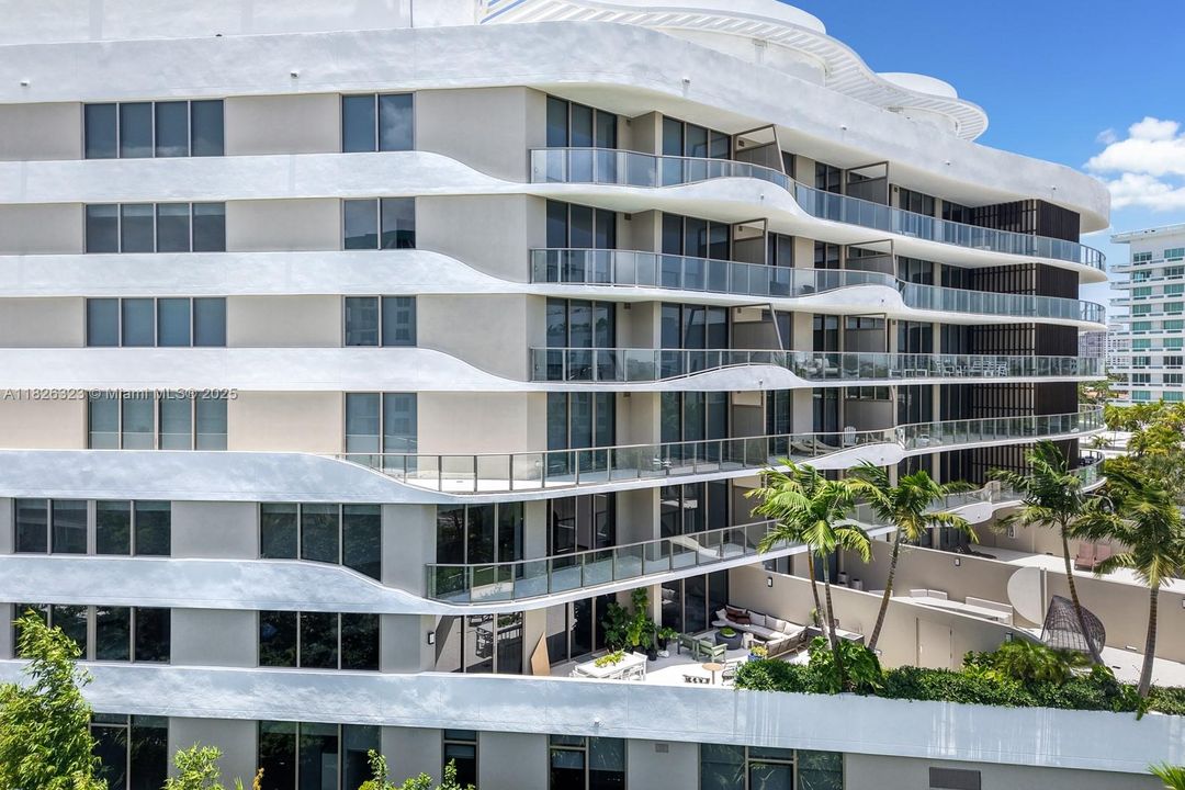 For Sale: $1,990,000 (2 beds, 2 baths, 1646 Square Feet)