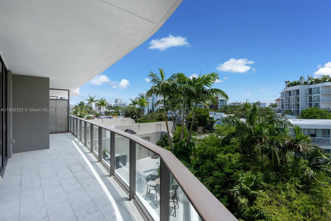 For Sale: $1,990,000 (2 beds, 2 baths, 1646 Square Feet)