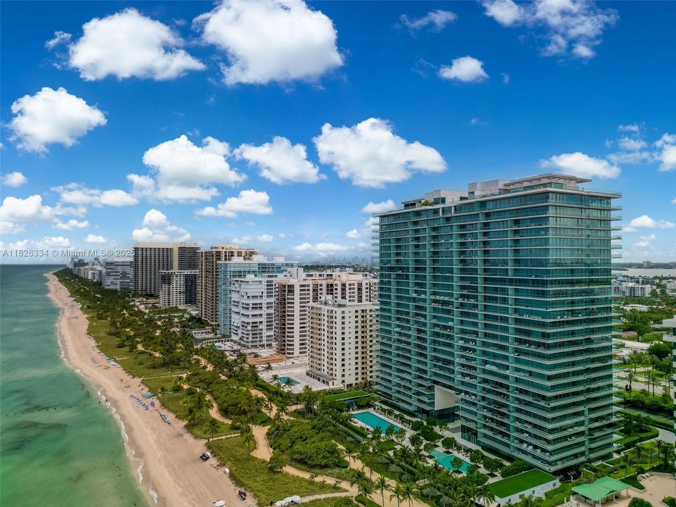 На продажу: $9,750,000 (3 спален, 4 ванн, 3464 Квадратных фут)