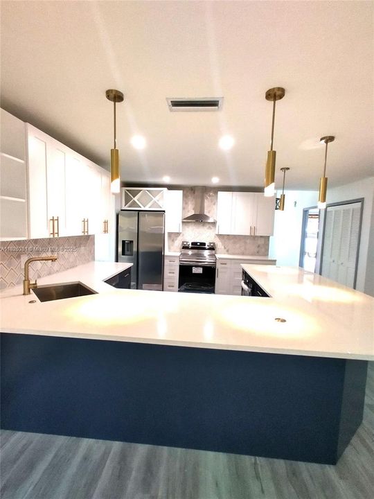 For Sale: $345,000 (3 beds, 2 baths, 1854 Square Feet)