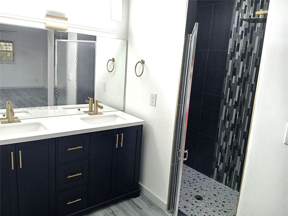 For Sale: $345,000 (3 beds, 2 baths, 1854 Square Feet)