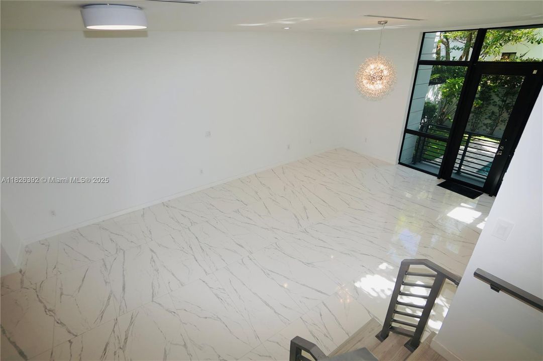 Vendido Recientemente: $1,597,000 (3 camas, 3 baños, 2072 Pies cuadrados)