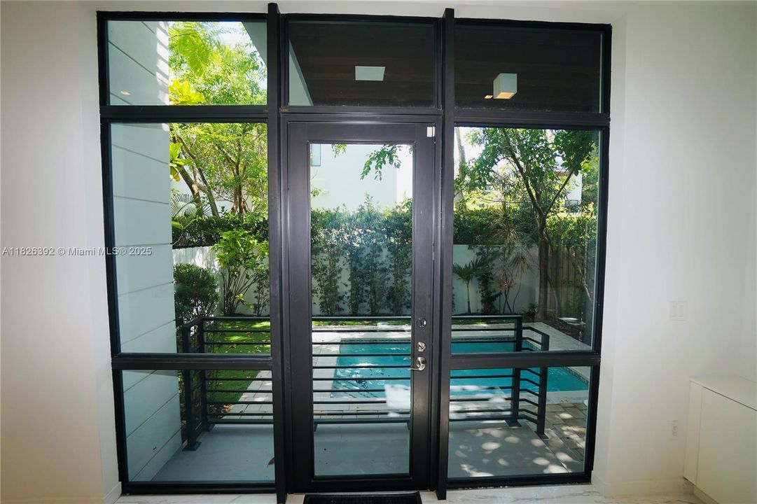 Vendido Recientemente: $1,597,000 (3 camas, 3 baños, 2072 Pies cuadrados)