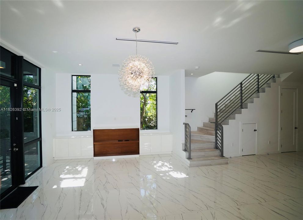 Vendido Recientemente: $1,597,000 (3 camas, 3 baños, 2072 Pies cuadrados)