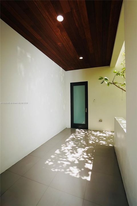 Vendido Recientemente: $1,597,000 (3 camas, 3 baños, 2072 Pies cuadrados)