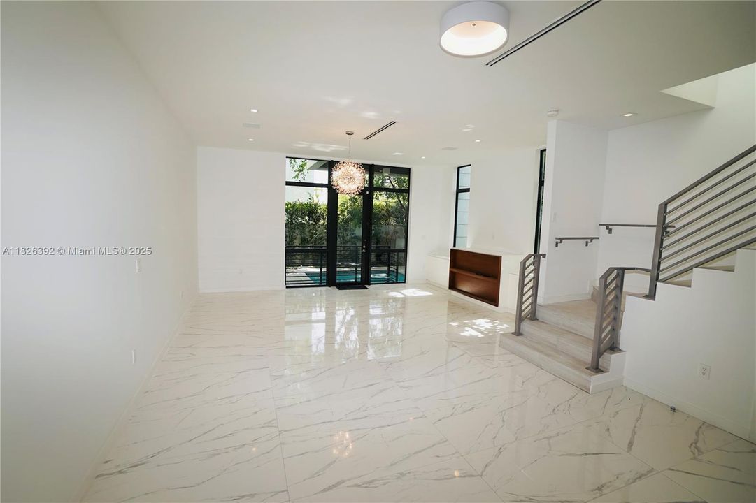 Vendido Recientemente: $1,597,000 (3 camas, 3 baños, 2072 Pies cuadrados)