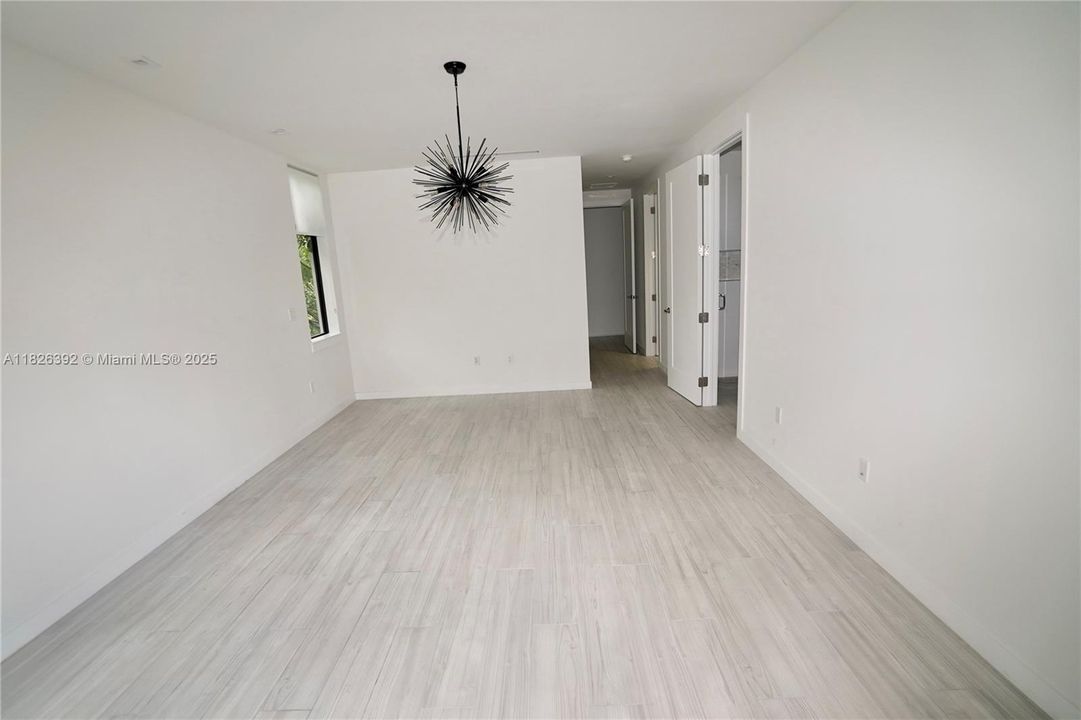 Vendido Recientemente: $1,597,000 (3 camas, 3 baños, 2072 Pies cuadrados)