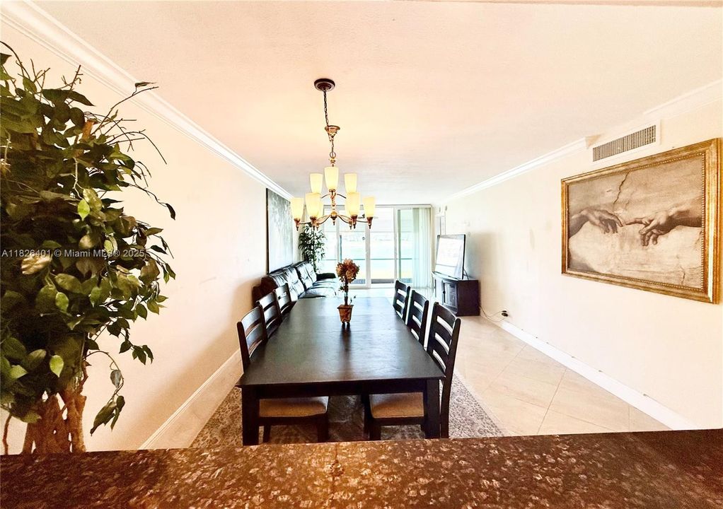 For Sale: $270,000 (2 beds, 2 baths, 1090 Square Feet)