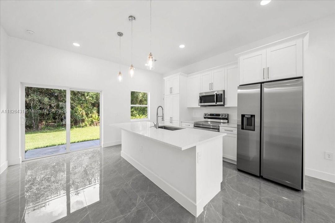 Vendido Recientemente: $276,000 (3 camas, 3 baños, 0 Pies cuadrados)