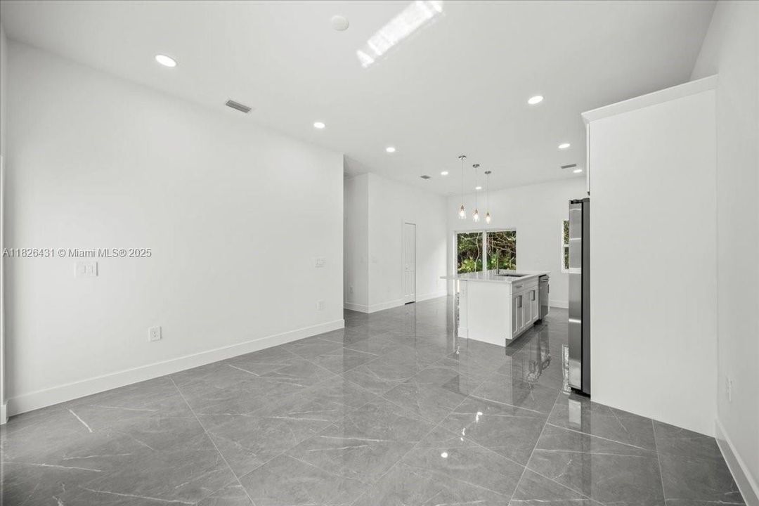 Vendido Recientemente: $276,000 (3 camas, 3 baños, 0 Pies cuadrados)