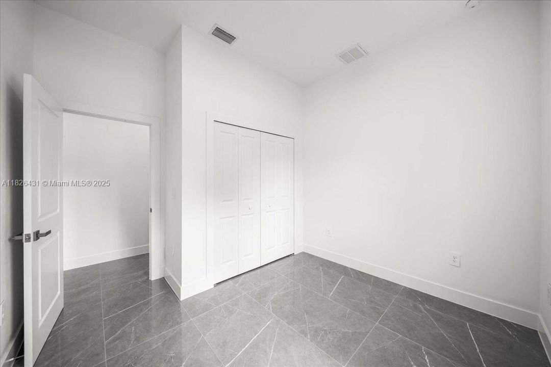 Vendido Recientemente: $276,000 (3 camas, 3 baños, 0 Pies cuadrados)