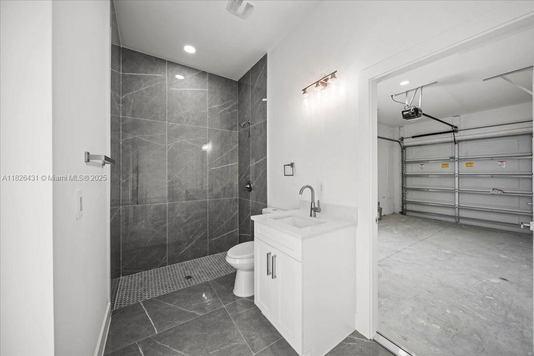 Vendido Recientemente: $276,000 (3 camas, 3 baños, 0 Pies cuadrados)