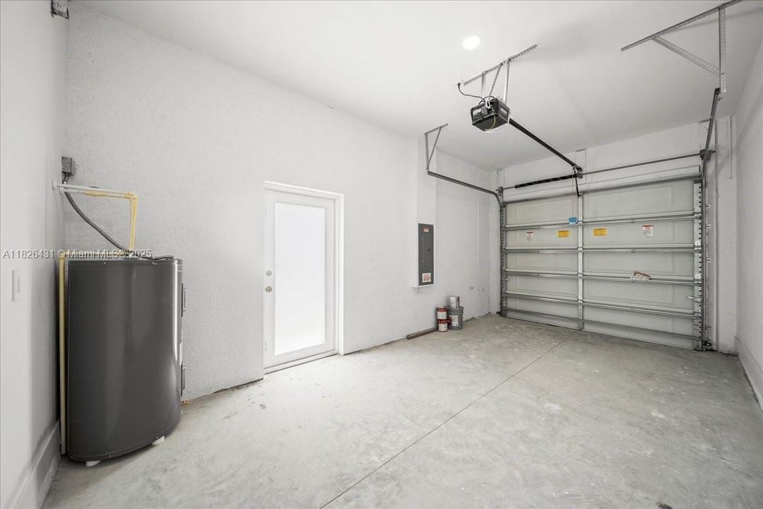 Vendido Recientemente: $276,000 (3 camas, 3 baños, 0 Pies cuadrados)